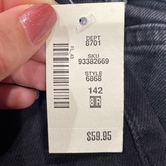 AERO NWT Women’s High-Rise Distressed Mom Jeans - black, size 8 - Picture 9 of 13